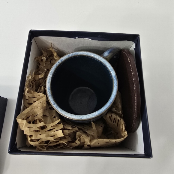 Holtz Leather Co Castle Style Made In America Handcrafted Pottery Cup Mug NIB - Picture 13 of 14